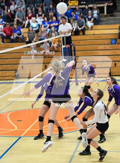 Thumbnail 3 in Northwest Christian vs. Snowflake (AIA D3 Semifinal) photogallery.
