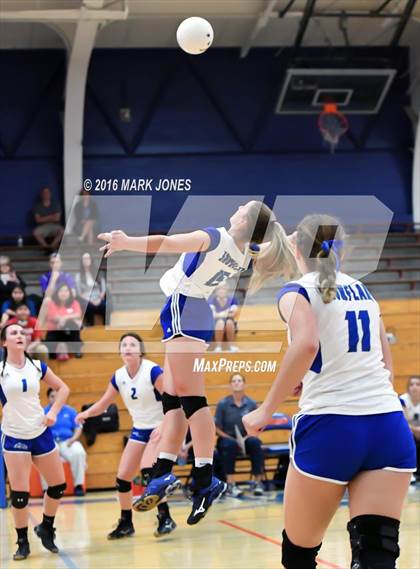 Thumbnail 2 in Northwest Christian vs. Snowflake (AIA D3 Semifinal) photogallery.