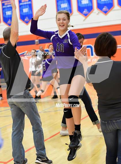 Thumbnail 2 in Northwest Christian vs. Snowflake (AIA D3 Semifinal) photogallery.