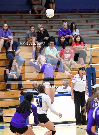 Thumbnail 3 in Northwest Christian vs. Snowflake (AIA D3 Semifinal) photogallery.