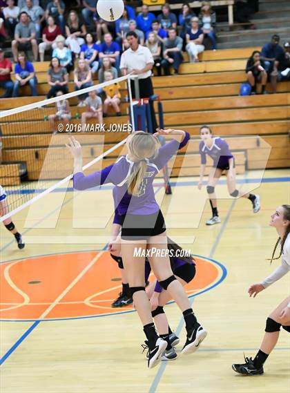 Thumbnail 2 in Northwest Christian vs. Snowflake (AIA D3 Semifinal) photogallery.