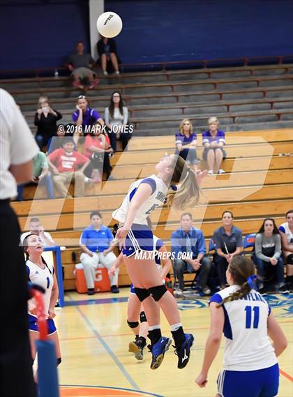 Thumbnail 2 in Northwest Christian vs. Snowflake (AIA D3 Semifinal) photogallery.