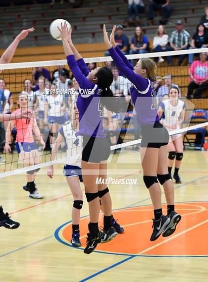 Thumbnail 2 in Northwest Christian vs. Snowflake (AIA D3 Semifinal) photogallery.