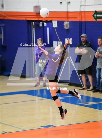 Thumbnail 3 in Northwest Christian vs. Snowflake (AIA D3 Semifinal) photogallery.