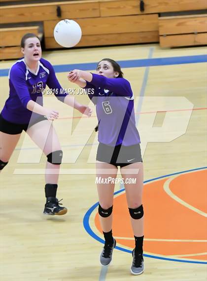 Thumbnail 2 in Northwest Christian vs. Snowflake (AIA D3 Semifinal) photogallery.