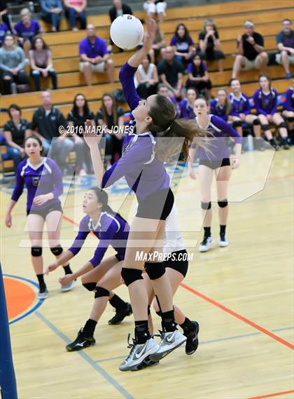 Thumbnail 2 in Northwest Christian vs. Snowflake (AIA D3 Semifinal) photogallery.