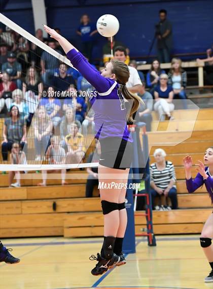 Thumbnail 1 in Northwest Christian vs. Snowflake (AIA D3 Semifinal) photogallery.