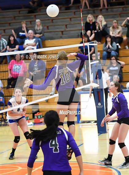 Thumbnail 2 in Northwest Christian vs. Snowflake (AIA D3 Semifinal) photogallery.