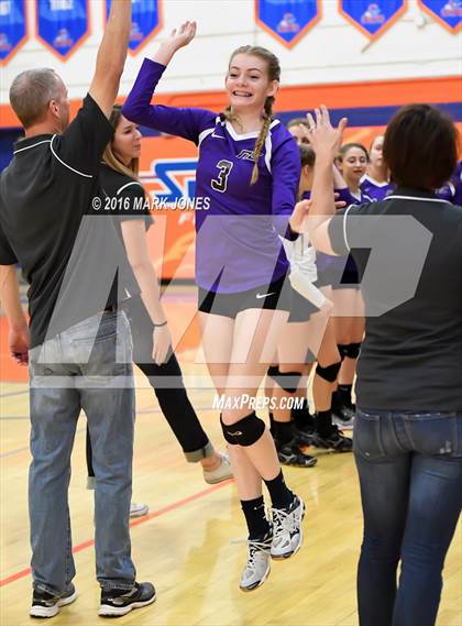 Thumbnail 3 in Northwest Christian vs. Snowflake (AIA D3 Semifinal) photogallery.