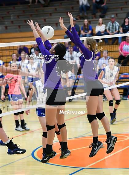 Thumbnail 3 in Northwest Christian vs. Snowflake (AIA D3 Semifinal) photogallery.
