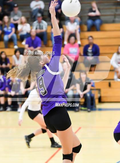 Thumbnail 2 in Northwest Christian vs. Snowflake (AIA D3 Semifinal) photogallery.