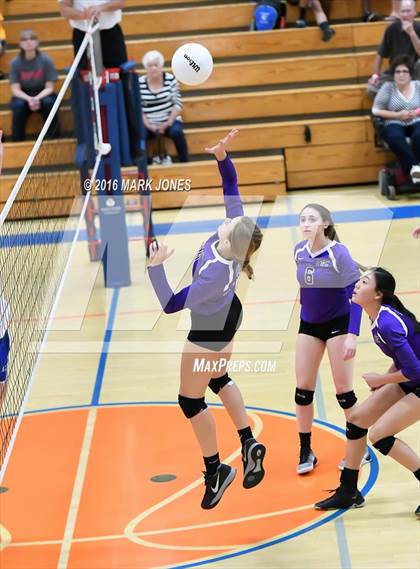 Thumbnail 2 in Northwest Christian vs. Snowflake (AIA D3 Semifinal) photogallery.