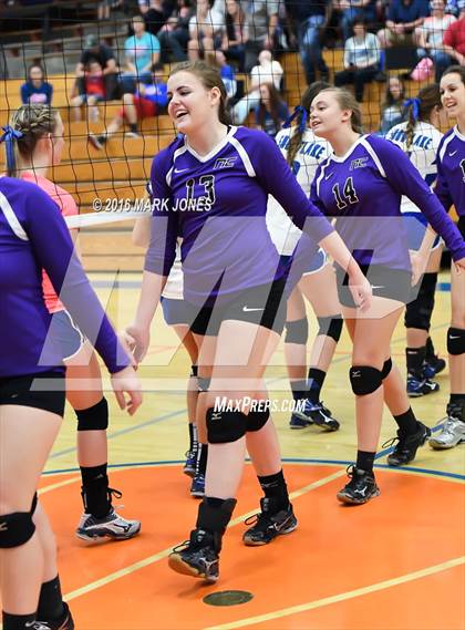 Thumbnail 2 in Northwest Christian vs. Snowflake (AIA D3 Semifinal) photogallery.