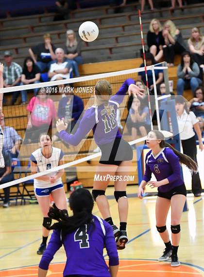 Thumbnail 3 in Northwest Christian vs. Snowflake (AIA D3 Semifinal) photogallery.