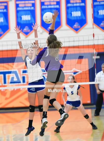 Thumbnail 3 in Northwest Christian vs. Snowflake (AIA D3 Semifinal) photogallery.