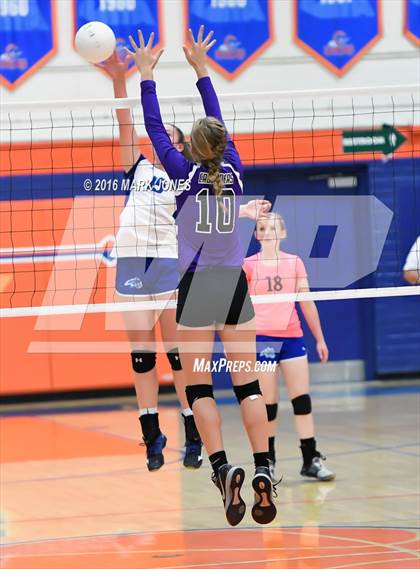 Thumbnail 1 in Northwest Christian vs. Snowflake (AIA D3 Semifinal) photogallery.