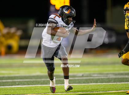 Thumbnail 3 in St. James vs. Union Parish (LHSAA DIII Non-Select Semi-Final) photogallery.