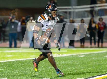 Thumbnail 1 in St. James vs. Union Parish (LHSAA DIII Non-Select Semi-Final) photogallery.