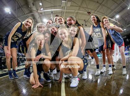 Thumbnail 3 in Stoney Creek vs. Rochester (Oakland University) photogallery.