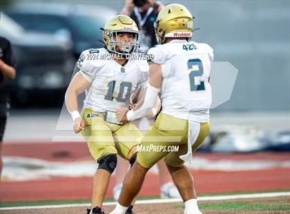 Thumbnail 3 in Central Catholic vs. Holy Cross photogallery.