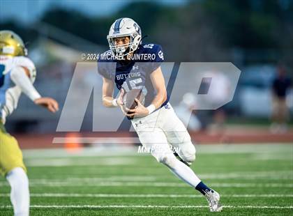 Thumbnail 1 in Central Catholic vs. Holy Cross photogallery.