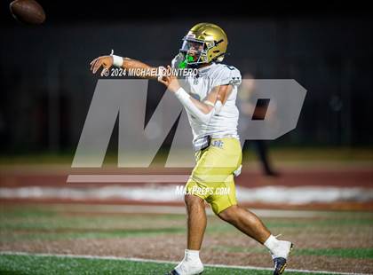 Thumbnail 2 in Central Catholic vs. Holy Cross photogallery.
