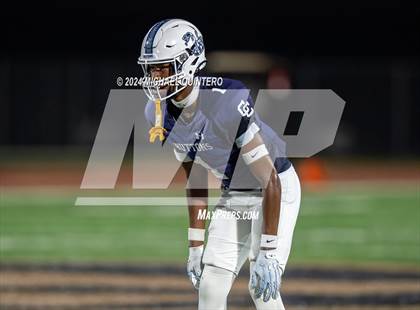 Thumbnail 3 in Central Catholic vs. Holy Cross photogallery.