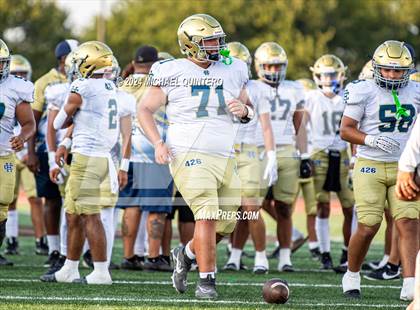 Thumbnail 2 in Central Catholic vs. Holy Cross photogallery.