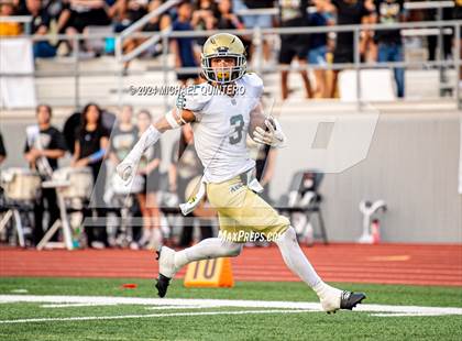 Thumbnail 2 in Central Catholic vs. Holy Cross photogallery.