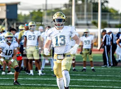 Thumbnail 3 in Central Catholic vs. Holy Cross photogallery.