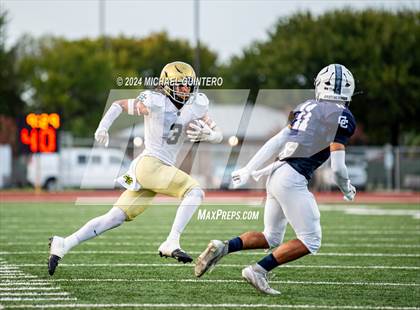 Thumbnail 2 in Central Catholic vs. Holy Cross photogallery.