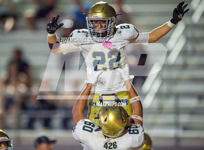 Thumbnail 3 in Central Catholic vs. Holy Cross photogallery.