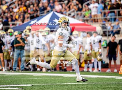 Thumbnail 1 in Central Catholic vs. Holy Cross photogallery.