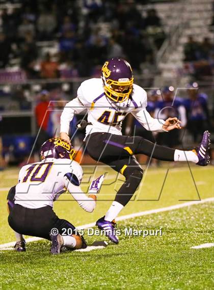 Thumbnail 3 in San Leandro vs. Amador Valley (D1 - !st Round) photogallery.