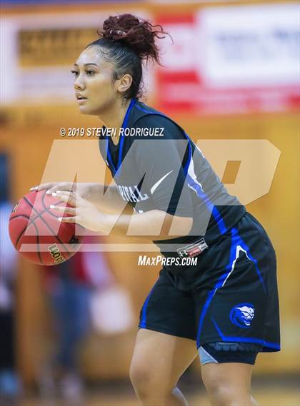 Thumbnail 1 in Manteca vs. Capital Christian photogallery.