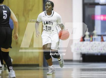 Thumbnail 1 in Manteca vs. Capital Christian photogallery.