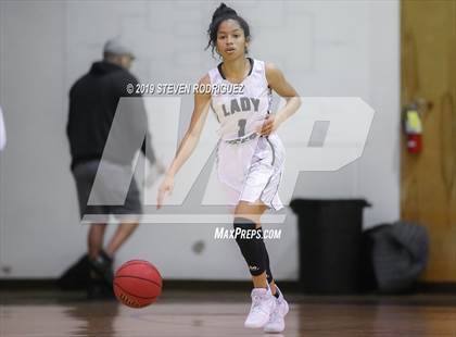 Thumbnail 2 in Manteca vs. Capital Christian photogallery.