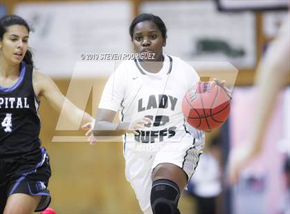 Thumbnail 3 in Manteca vs. Capital Christian photogallery.