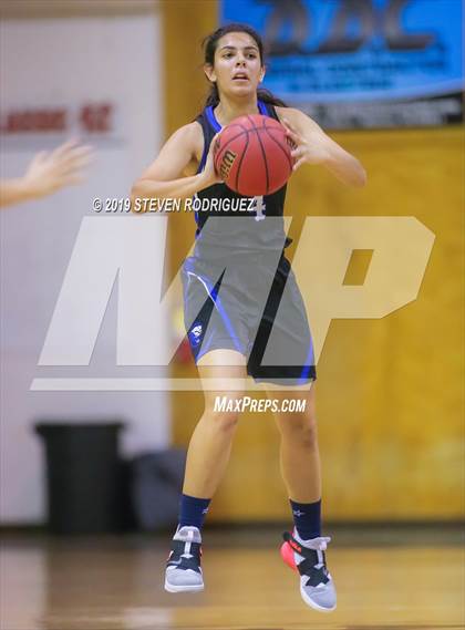 Thumbnail 3 in Manteca vs. Capital Christian photogallery.