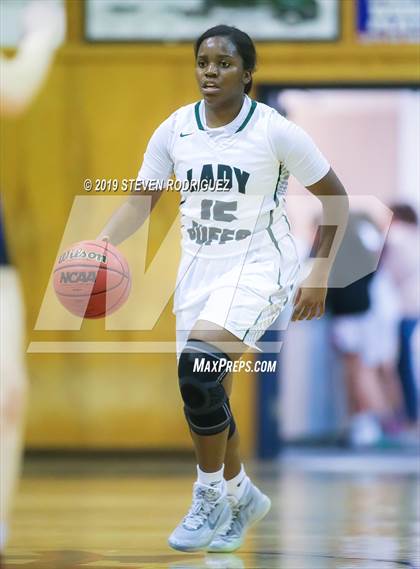 Thumbnail 1 in Manteca vs. Capital Christian photogallery.