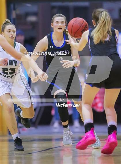 Thumbnail 2 in Manteca vs. Capital Christian photogallery.