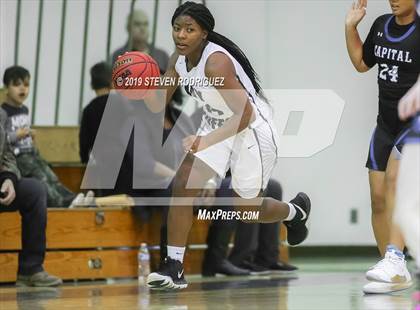 Thumbnail 3 in Manteca vs. Capital Christian photogallery.
