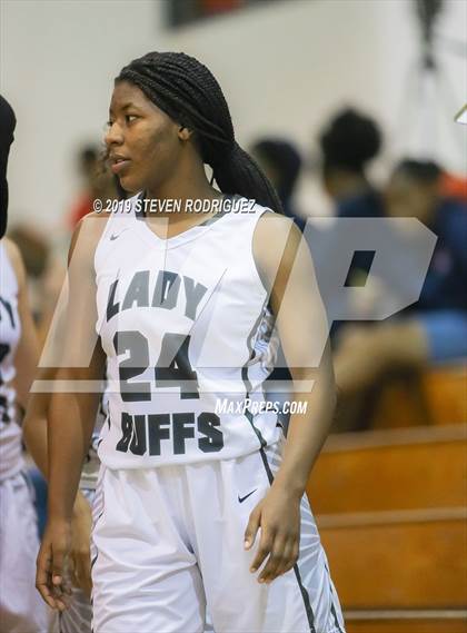 Thumbnail 2 in Manteca vs. Capital Christian photogallery.