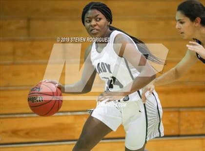 Thumbnail 3 in Manteca vs. Capital Christian photogallery.