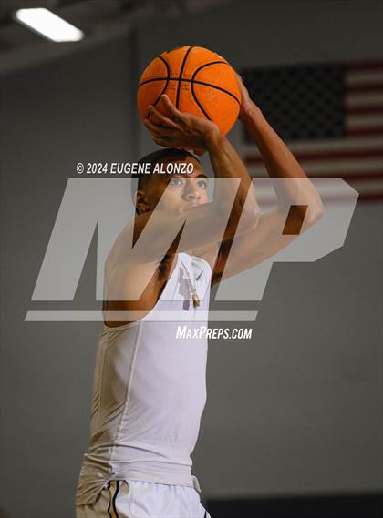 Thumbnail 2 in Cocoa Beach vs. Holy Trinity Episcopal Academy (FHSAA 3A District 5 Final) photogallery.