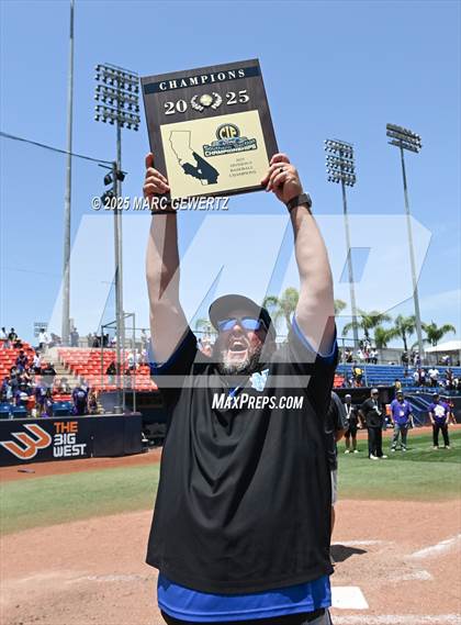Thumbnail 2 in Nuview Bridge vs. Mountain View (CIF SS Div. 9 Final) photogallery.