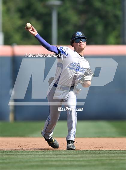 Thumbnail 2 in Nuview Bridge vs. Mountain View (CIF SS Div. 9 Final) photogallery.