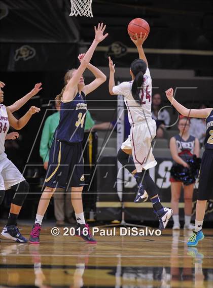 Thumbnail 3 in Evergreen vs. Sand Creek (CHSAA 4A Semifinal) photogallery.