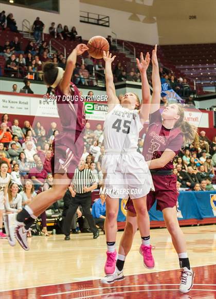 Thumbnail 3 in Cardinal Newman vs Archbishop Mitty (CIF Open Division Regional Final) photogallery.