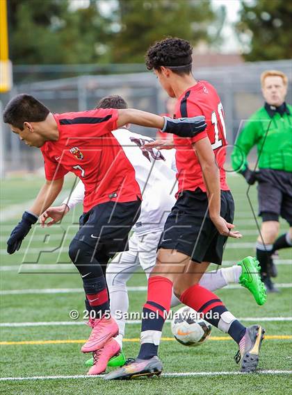 Thumbnail 3 in Taft vs. Crespi (Valley Kickoff Classic) photogallery.